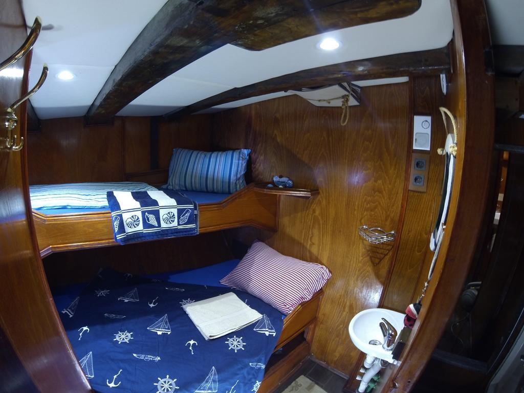 Отель Boat Ms Cutty Jean Слима Номер фото