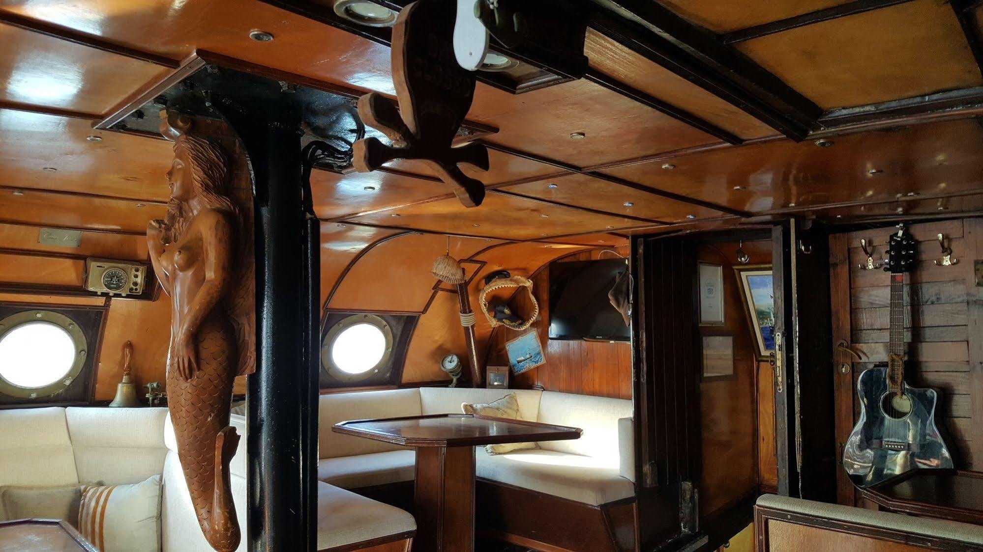 Отель Boat Ms Cutty Jean Слима Экстерьер фото