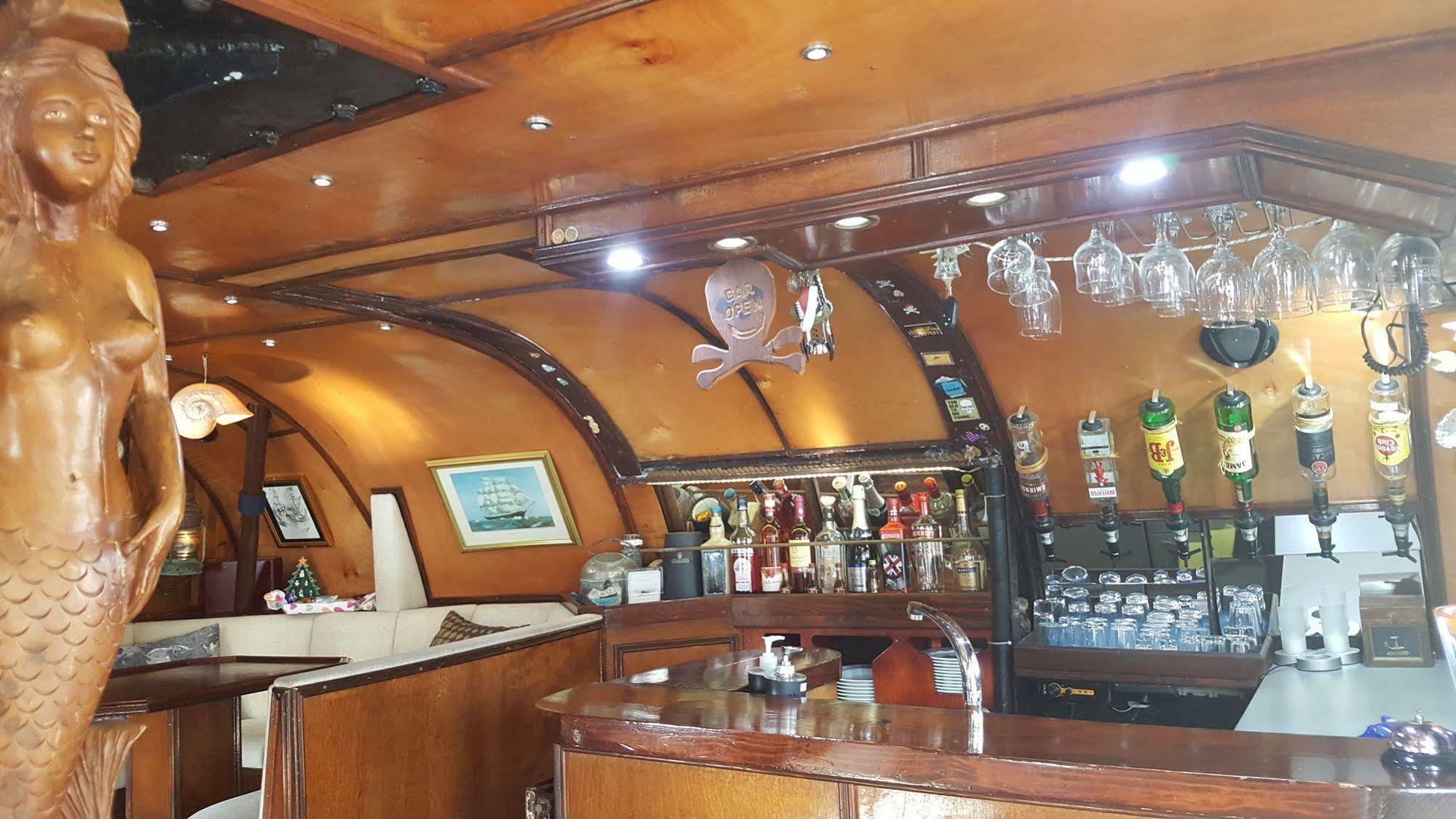 Отель Boat Ms Cutty Jean Слима Экстерьер фото